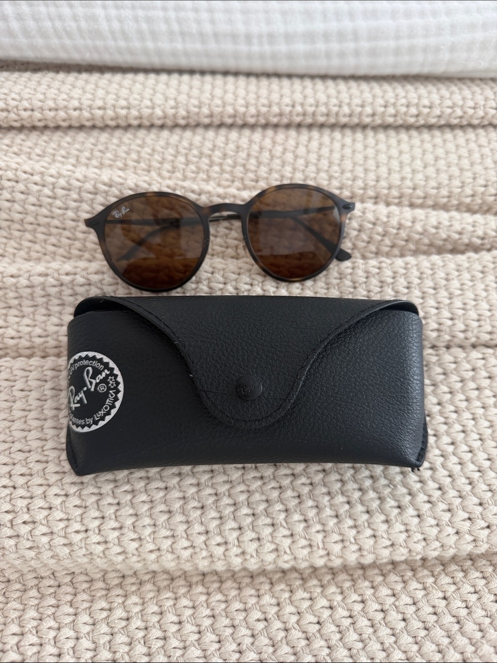Ray-Ban round sunglasses
